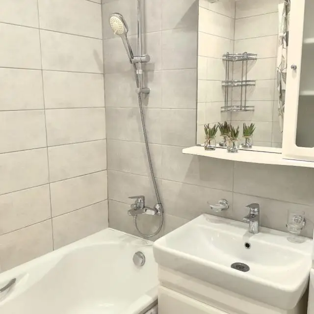Real photos of Globus apartment chain on Rodnikova 9A k 6